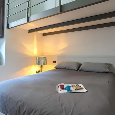 Life Is Beautiful Design Loft Navigli Romolo, Netflix, Wifi, Ac And Street Parking Μιλάνο