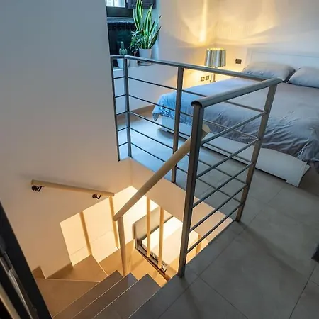 Life Is Beautiful Design Loft Navigli Romolo, Netflix, Wifi, Ac And Street Parking * Milano